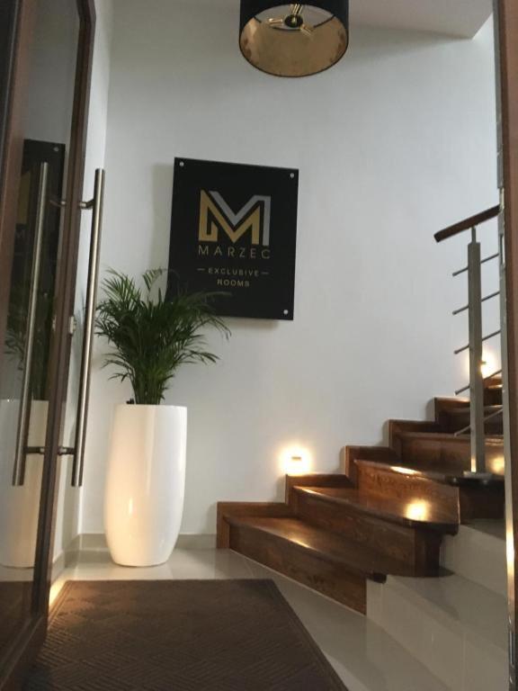 Marzec Apartamenty غنيزنو المظهر الخارجي الصورة